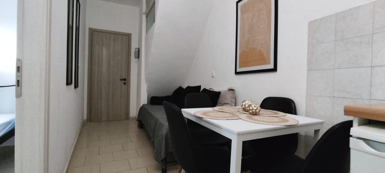 Happiness 7 Apartment *